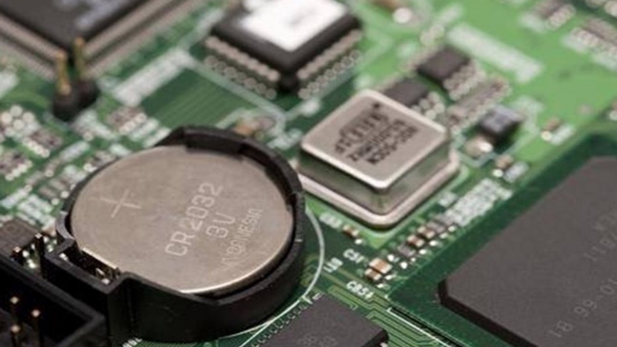 ¿Cómo resetear la BIOS desde la placa base?